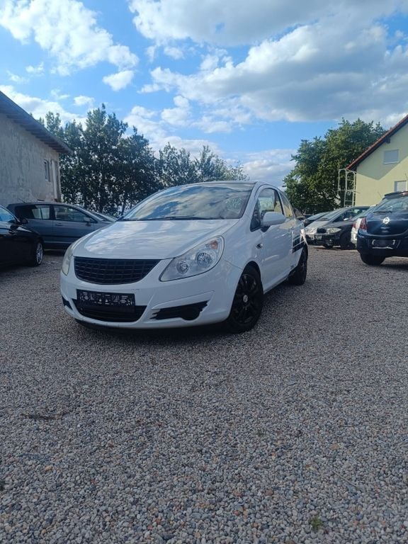 Weiß Gebraucht 2009 Opel Corsa Edition Coupé | 1.900 € (Guter Preis) - Bild 1/4