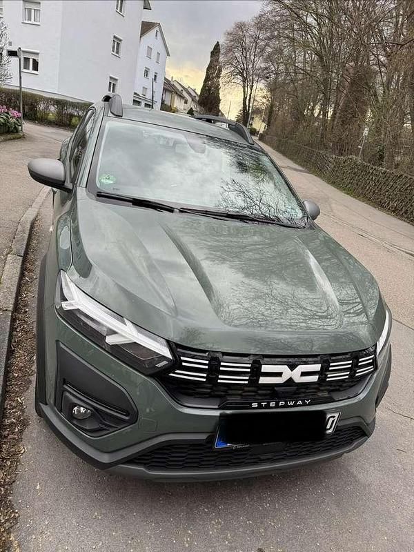 Gebraucht Dacia Sandero Expression 91 PS (66 kW) 2023 Grün Kleinwagen