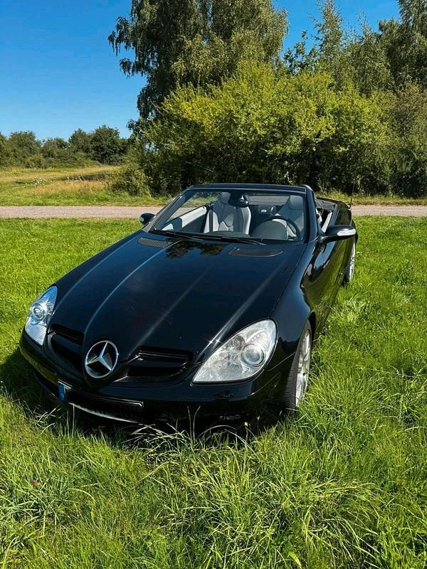 Schwarz Gebraucht 2004 Mercedes SLK200 Cabrio | 5.950 € - Bild 1/4