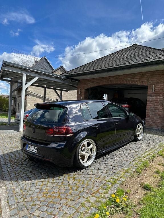 Gebraucht VW Golf VI R 271 PS (199 kW) 2011 Schwarz Kleinwagen