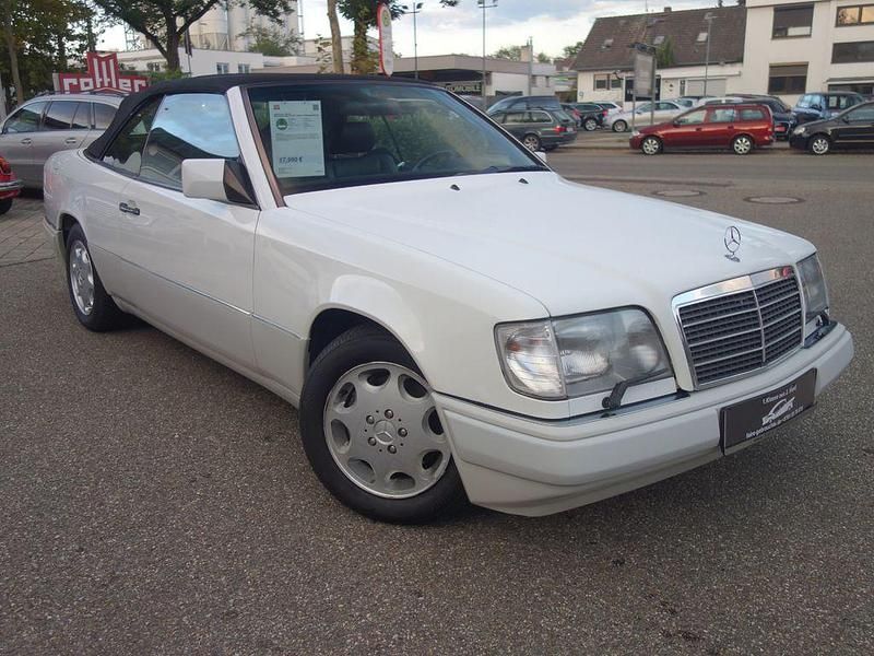 Gebraucht Mercedes E320 220 PS (161 kW) 1993 Weiß Cabrio