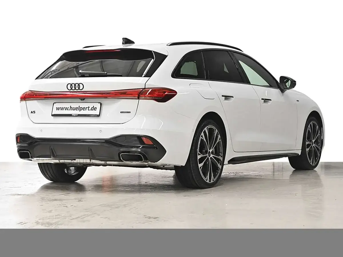 Gebraucht Audi A5 367 PS (269 kW) 2026 Gletscherweiß metallic Kombi