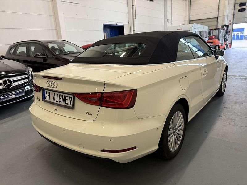 Gebraucht Audi A3 Cabriolet Ambiente 150 PS (110 kW) 2014 Amalfiweiss Cabrio