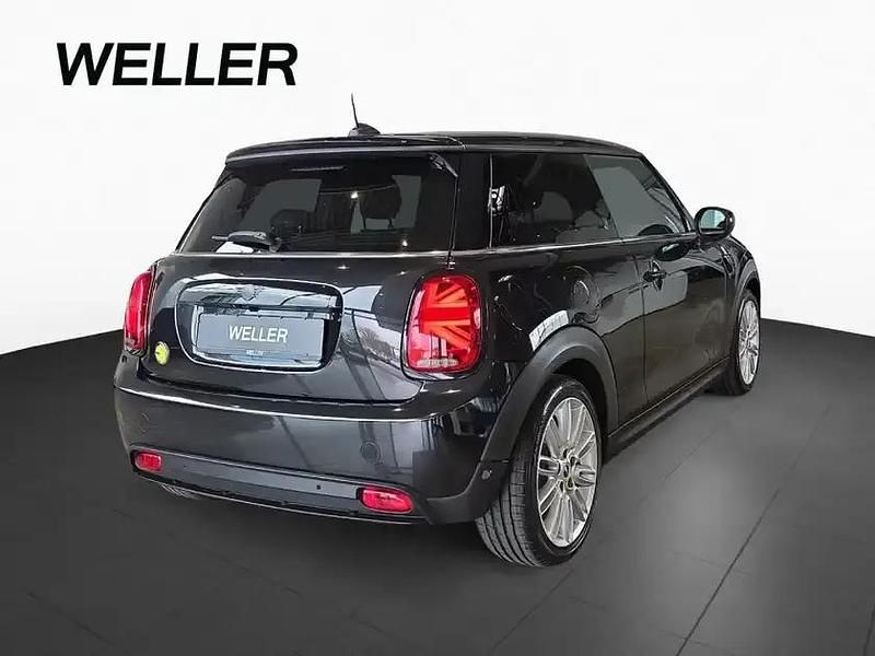 Gebraucht Mini Cooper SE 135 kW (184 PS) 2023 Midnight black ii (schwarz) Kleinwagen