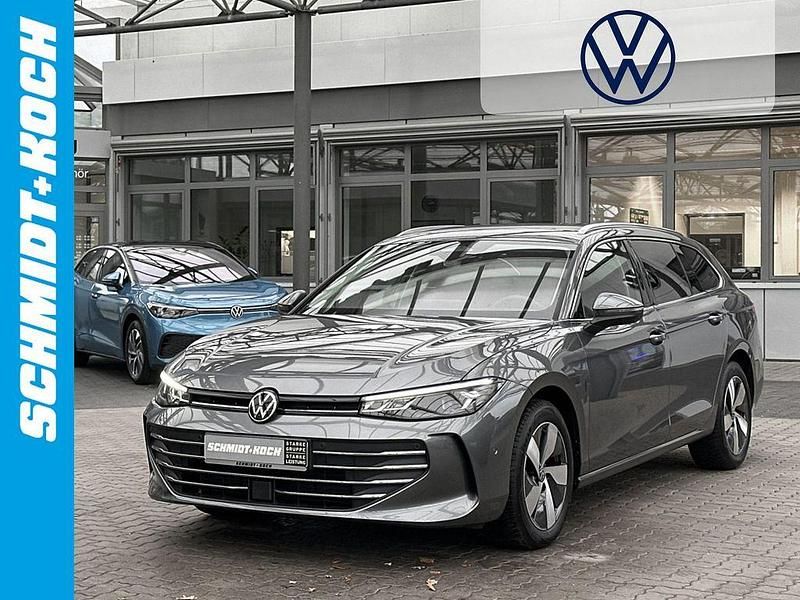 Grau Gebraucht 2025 VW Passat Business Limousine | 35.880 € (Superpreis) - Bild 1/4