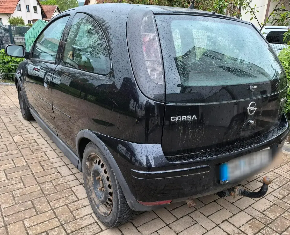 Second-hand Opel Corsa 80 CP (58 kW) 2005 Negru Hatchback
