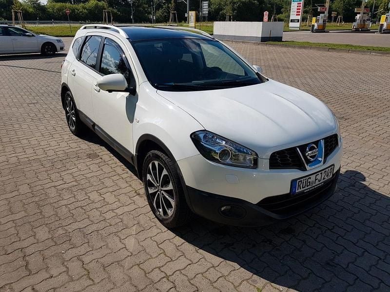 Weiß Gebraucht 2012 Nissan Qashqai +2 Tekna SUV | 8.500 € (Fairer Preis) - Bild 1/4