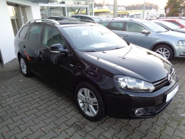 Gebraucht VW Golf VII Match 105 PS (77 kW) 2013 Schwarz metallic Kombi