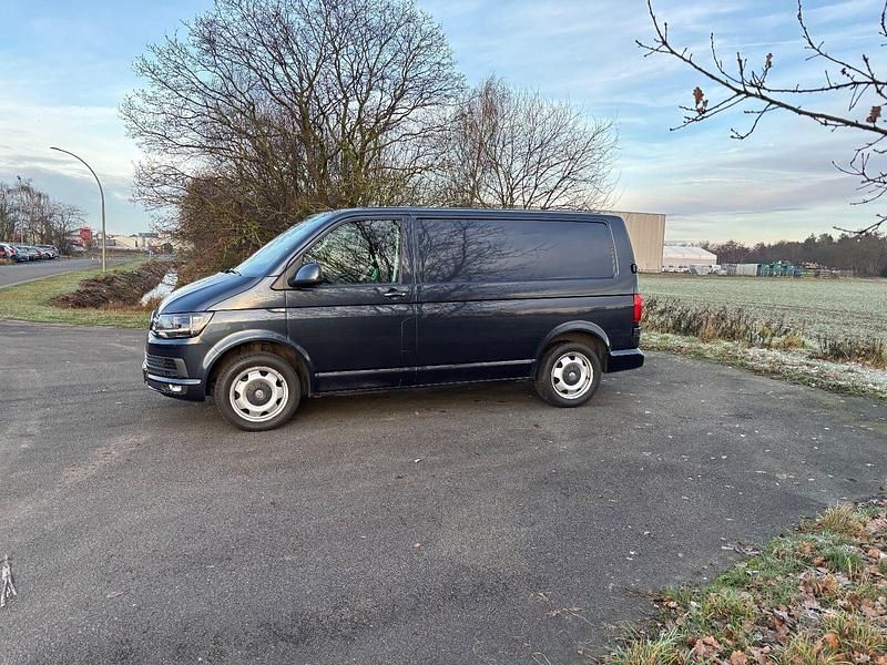Gebraucht VW Transporter 140 PS (102 kW) 2016 Blau Van