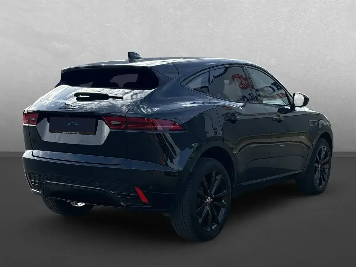 Käytetty Jaguar E-Pace R 204 HP (150 kW) 2023 Musta Katumaasturi