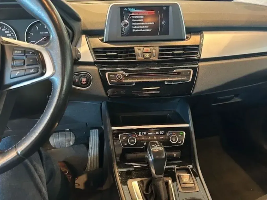 Gebraucht BMW 218 Gran Tourer Luxury Line 150 PS (110 kW) 2016 Schwarz Van / Kleinbus