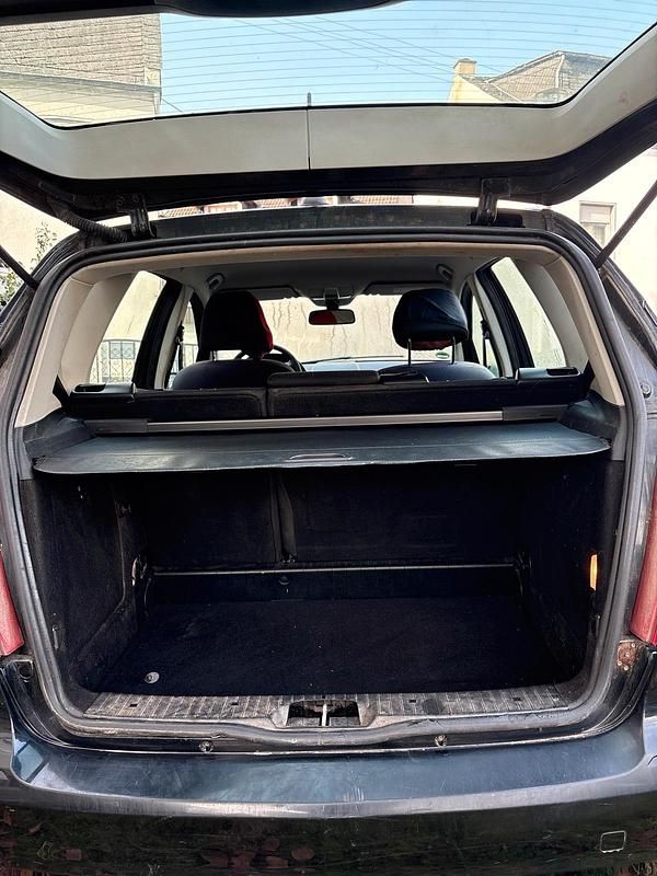 Gebraucht Mercedes A180 2011 Schwarz Kleinwagen