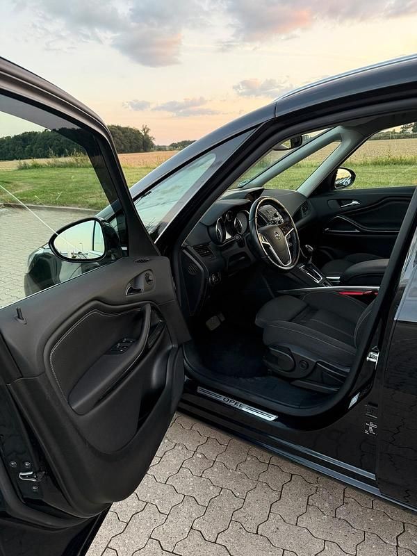 Gebraucht Opel Zafira Tourer Innovation 165 PS (121 kW) 2015 Schwarz Van / Kleinbus