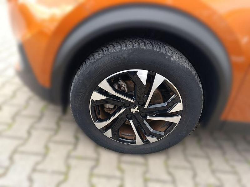 Gebraucht Peugeot e-2008 Allure 100 kW (136 PS) 2022 Orange SUV