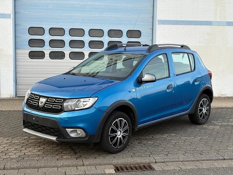 Gebraucht Dacia Sandero Essentiel 73 PS (53 kW) 2019 Blau Kleinwagen