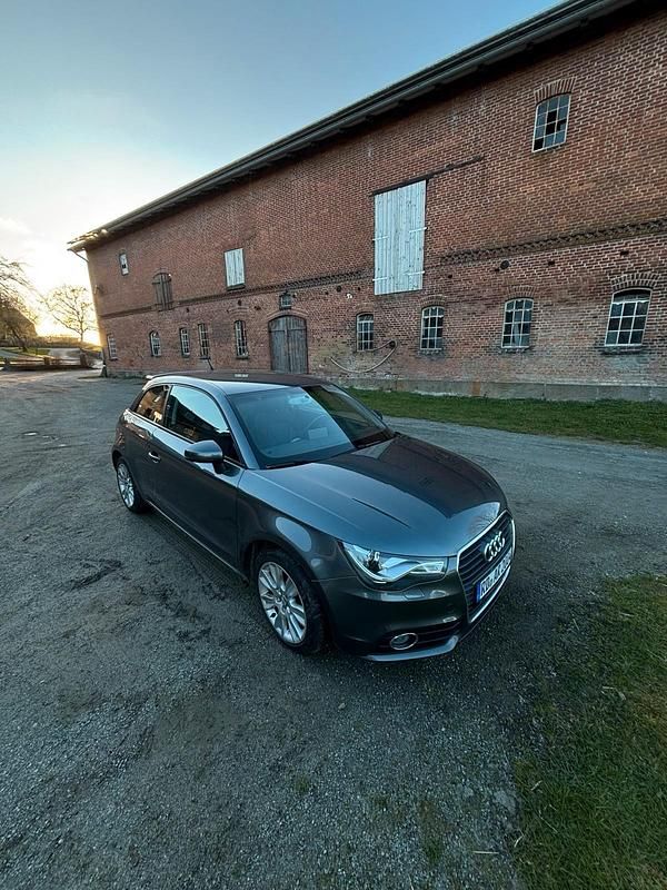 Second-hand Audi A1 122 CP (89 kW) 2011 Gri Hatchback
