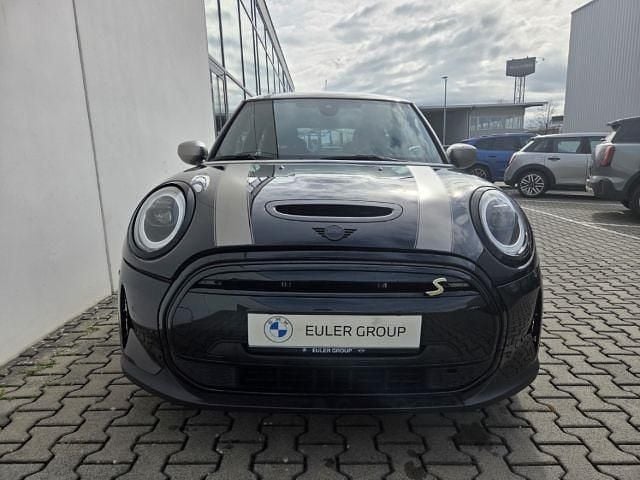 Gebraucht Mini Cooper SE 135 kW (184 PS) 2023 Midnight black metallic Kleinwagen