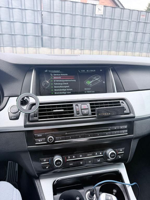 Blau Gebraucht 2013 BMW 530 Kombi | 13.100 € (Fairer Preis) - Bild 1/4