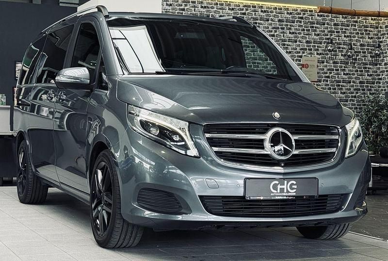 Grau Gebraucht 2016 Mercedes V250 Avantgarde Edition Van / Kleinbus | 39.990 € (Etwas zu teuer) - Bild 1/4