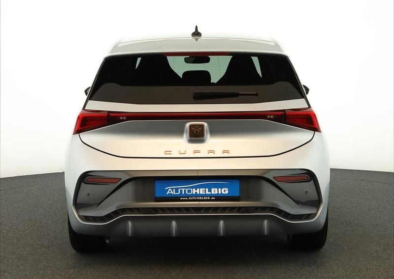 Gebraucht Cupra Born 169 kW (231 PS) 2023 Geysirsilber Kleinwagen
