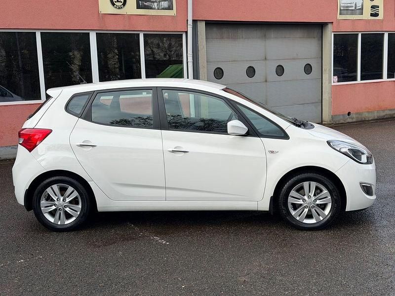 Gebraucht Hyundai ix20 Edition 116 PS (85 kW) 2014 Weiß Kleinwagen