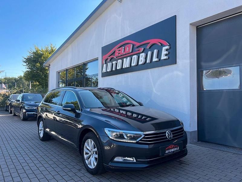 Grau Gebraucht 2018 VW Passat Kombi | 11.900 € (Guter Preis) - Bild 1/4