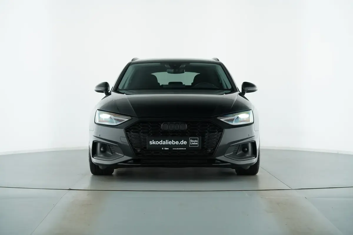 Gebraucht Audi A4 Ambiente 150 PS (110 kW) 2022 Mythosschwarz metallic Kombi