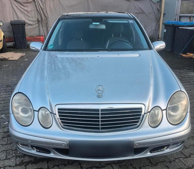 Gebraucht Mercedes E280 42 PS (30 kW) 2004 Silber Limousine
