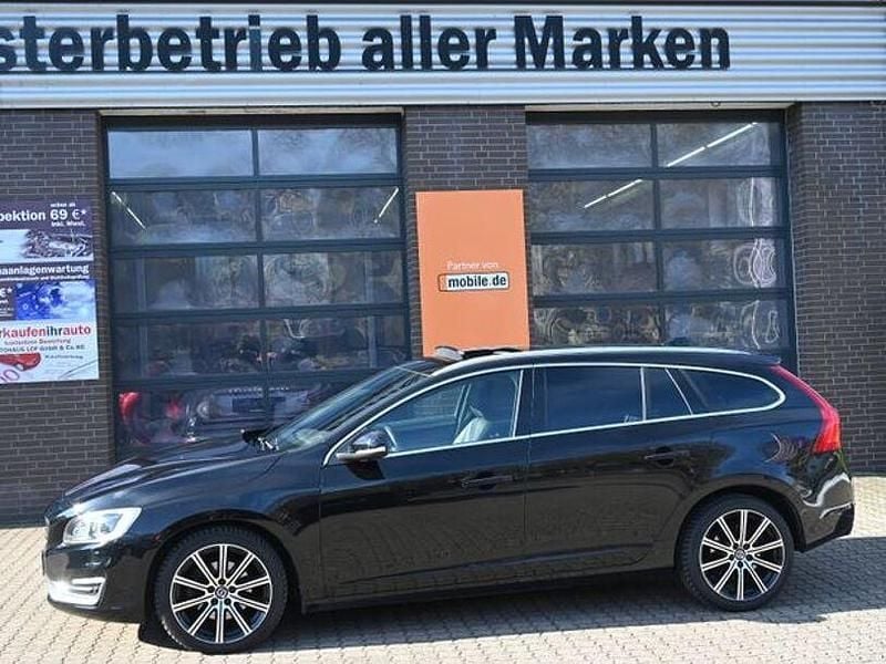 Gebraucht Volvo V60 Summum 190 PS (139 kW) 2015 Schwarz Kombi
