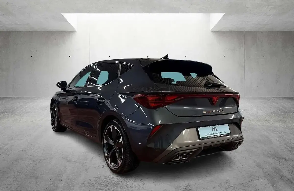 Gebraucht Cupra Leon 150 PS (110 kW) 2024 Grau Limousine