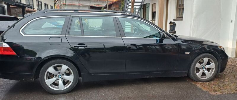 Schwarz Gebraucht 2007 BMW 520 Kombi | 13.200 € - Bild 1/4
