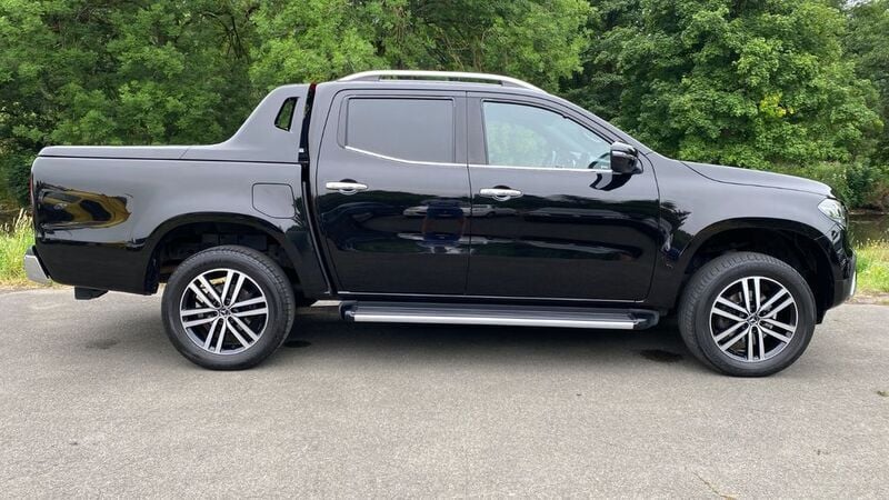 Schwarz Gebraucht 2017 Mercedes X250 Edition Abholung | 27.777 € (Fairer Preis) - Bild 1/4