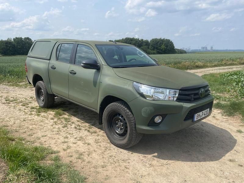 Schwarz Gebraucht 2018 Toyota HiLux Comfort Abholung | 31.900 € (Fairer Preis) - Bild 1/4