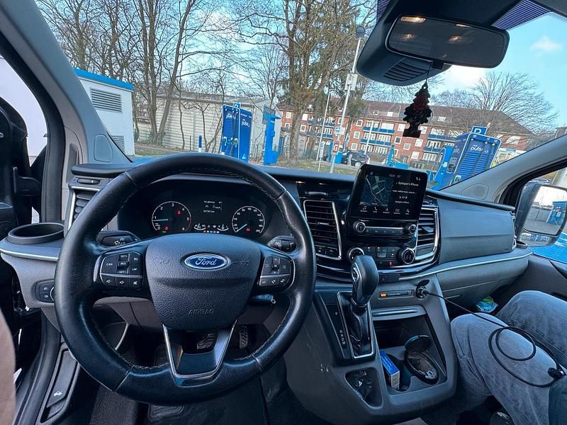 Gebraucht Ford Tourneo 131 PS (96 kW) 2018 Grau Van / Kleinbus