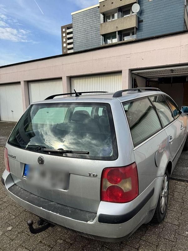 Usata VW Passat Trendline 131 CV (96 kW) 2004 Argento Berlina