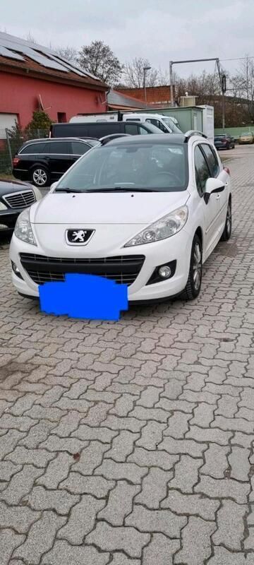 Weiß Gebraucht 2011 Peugeot 207 Premium Kombi | 2.800 € (Guter Preis) - Bild 1/3