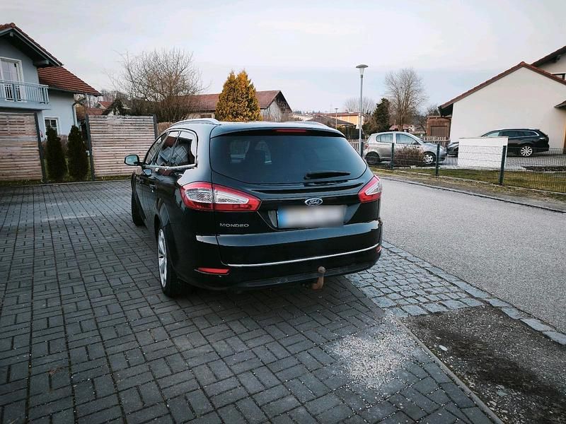 Gebraucht Ford Mondeo Titanium 140 PS (102 kW) 2014 Schwarz Kombi
