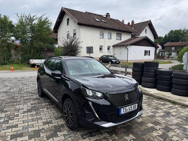 Gebraucht Peugeot 2008 Allure 131 PS (96 kW) 2020 Schwarz SUV