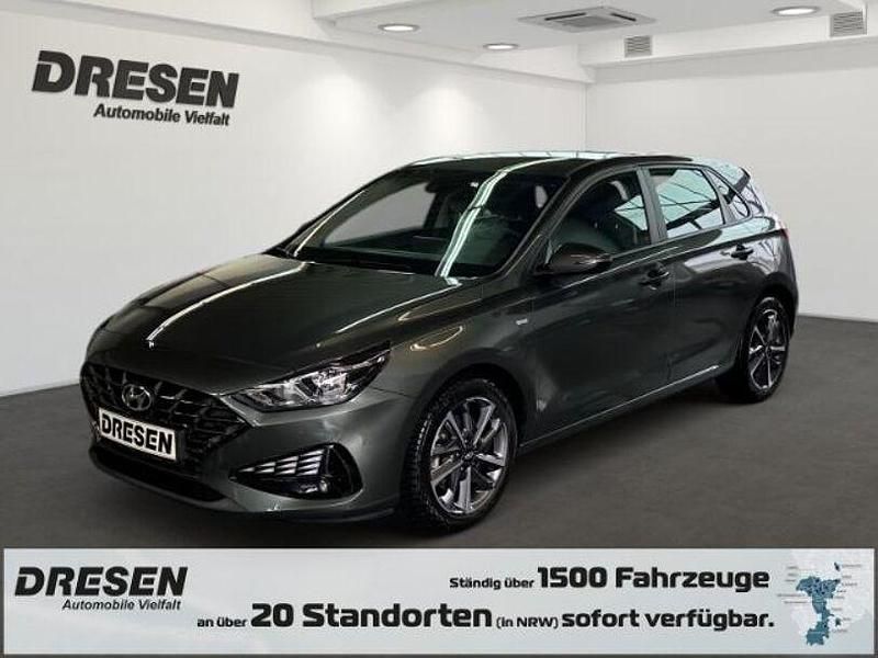 Grau Gebraucht 2024 Hyundai i30 Trend Limousine | 21.290 € (Guter Preis) - Bild 1/4