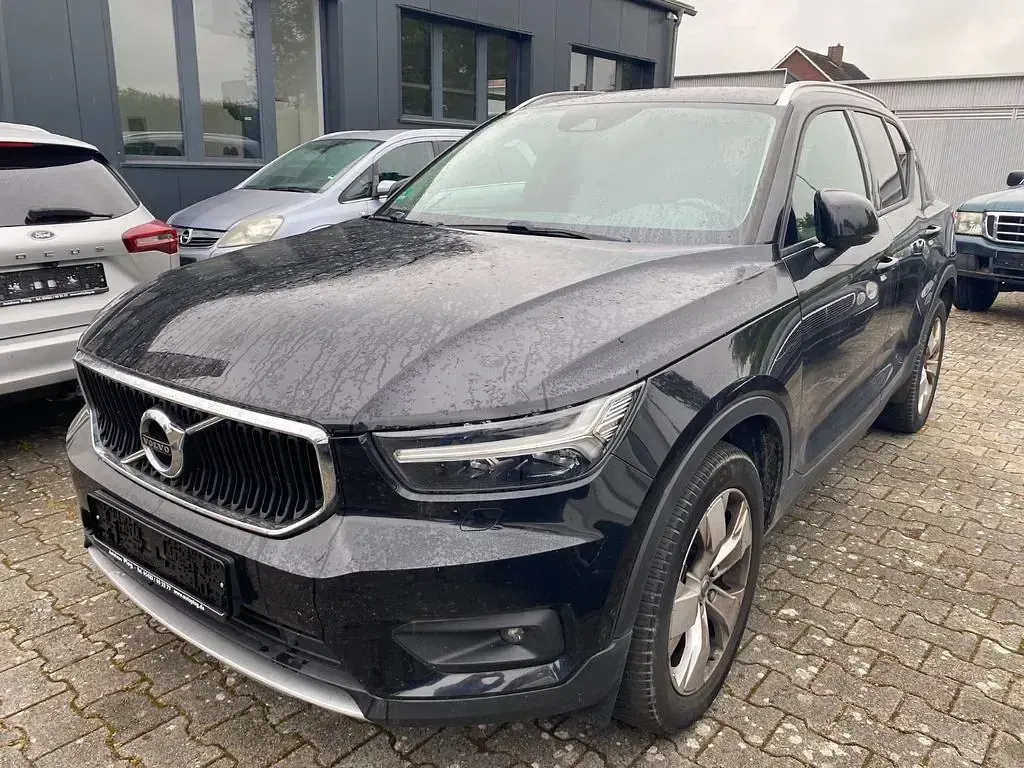 Gebraucht Volvo XC40 Momentum 150 PS (110 kW) 2020 Schwarz SUV