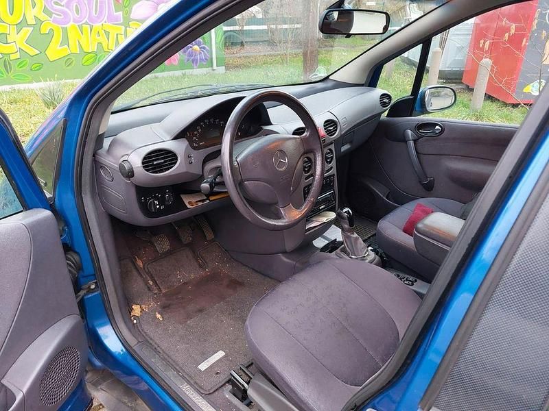 Gebraucht Mercedes A160 Elegance 102 PS (75 kW) 2000 Blau Van / Kleinbus