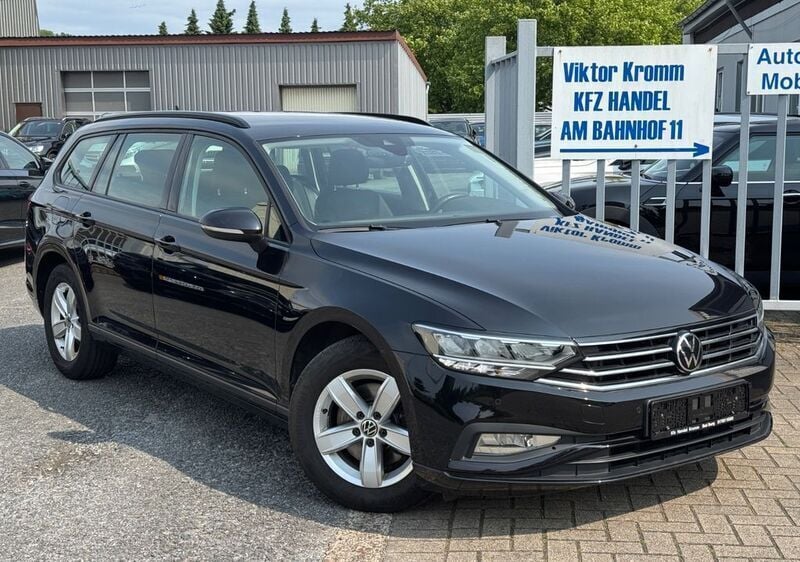 Schwarz Gebraucht 2021 VW Passat Basis Kombi | 12.900 € (Superpreis) - Bild 1/4