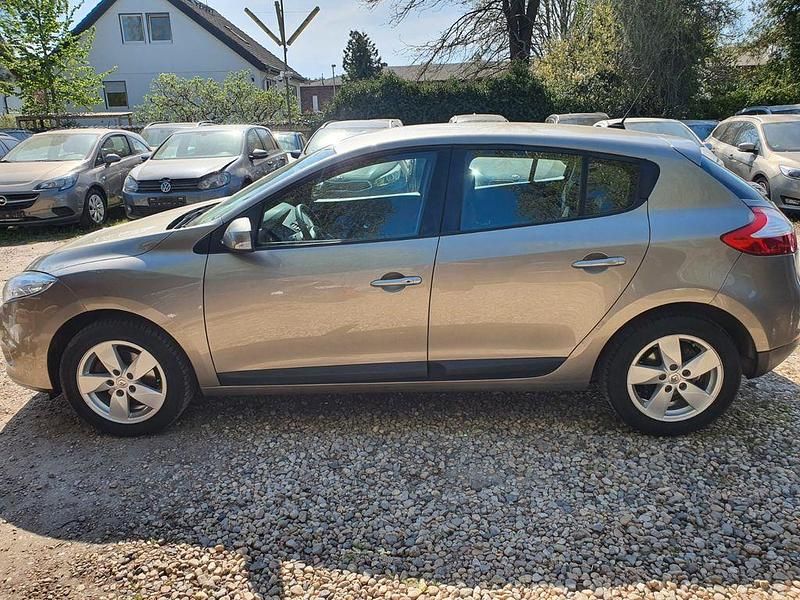 Gebraucht Renault Mégane Dynamique 110 PS (80 kW) 2010 Gold Limousine