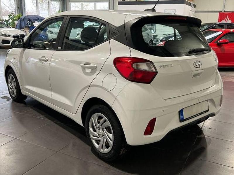 Gebraucht Hyundai i10 67 PS (49 kW) 2021 Polar white Kleinwagen