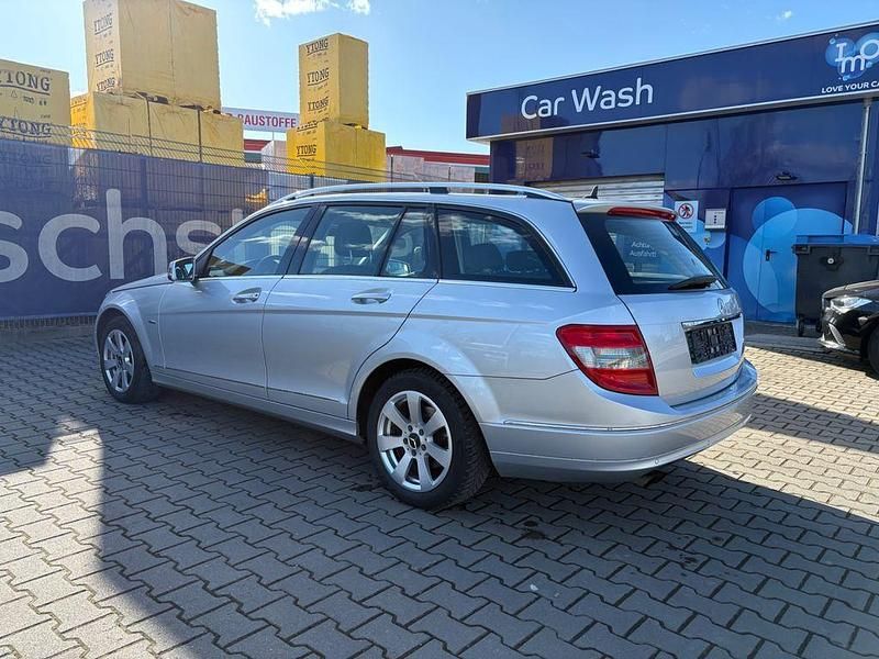 Gebraucht Mercedes C180 156 PS (114 kW) 2010 Silber Limousine
