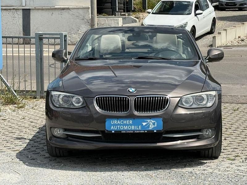 Gebraucht BMW 330 Cabriolet Comfort Edition 245 PS (180 kW) 2010 Braun Cabrio