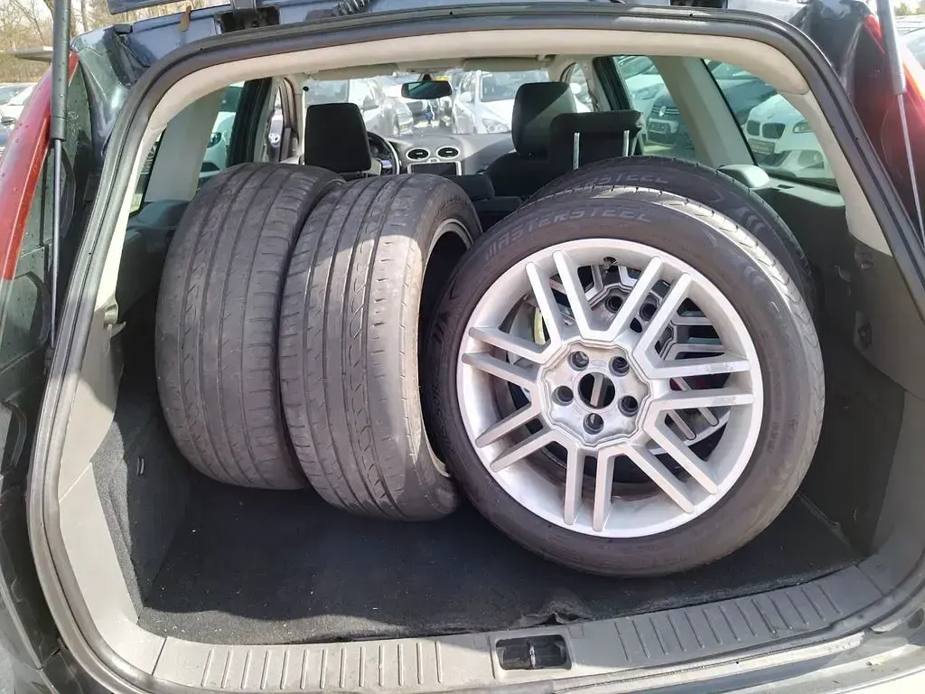 Gebraucht Ford Focus Trend 136 PS (100 kW) 2007 Grau Limousine