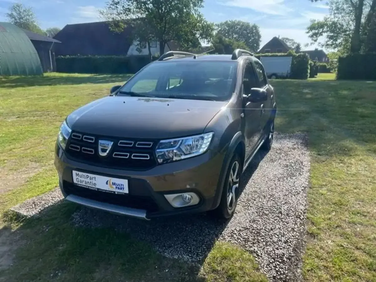 Gebraucht Dacia Sandero Celebration 90 PS (66 kW) 2018 Nerzbraun Kleinwagen