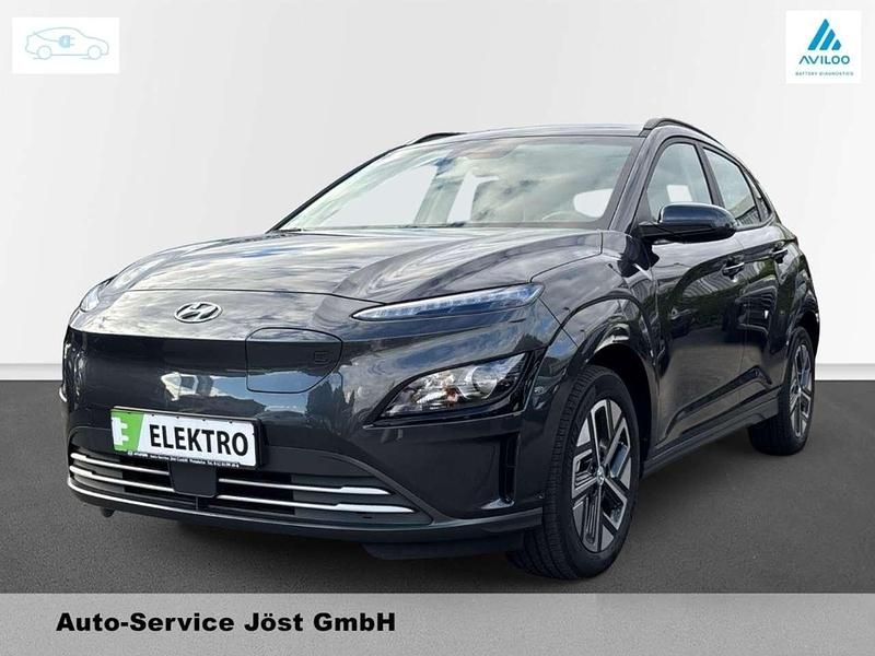 Gebraucht Hyundai Kona Select 100 kW (136 PS) 2023 Schwarz SUV