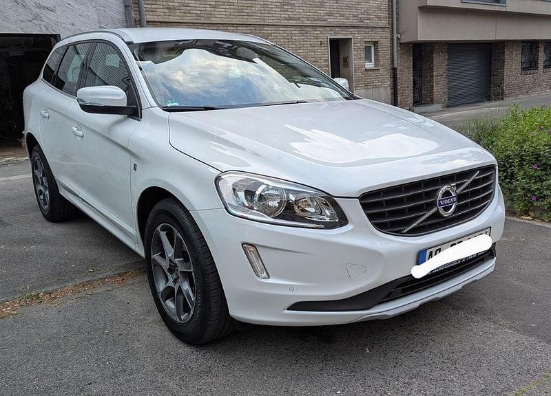 Weiß Gebraucht 2016 Volvo XC60 Ocean Race SUV | 16.499 € (Fairer Preis) - Bild 1/4